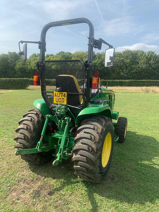 John Deere 3046R ROPS IT