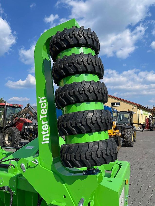 D&D Landtechnika Silowalze Siloverteiler Verdichtungwalze Silo