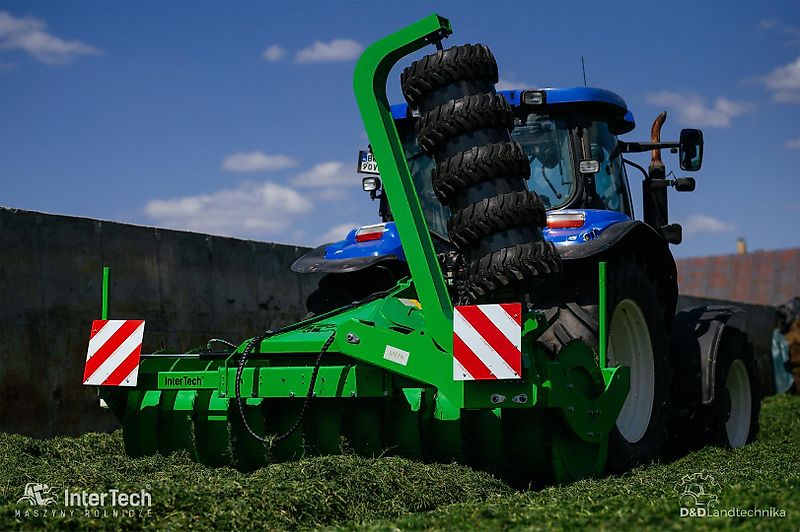 D&D Landtechnika Silowalze Siloverteiler Verdichtungwalze Silo