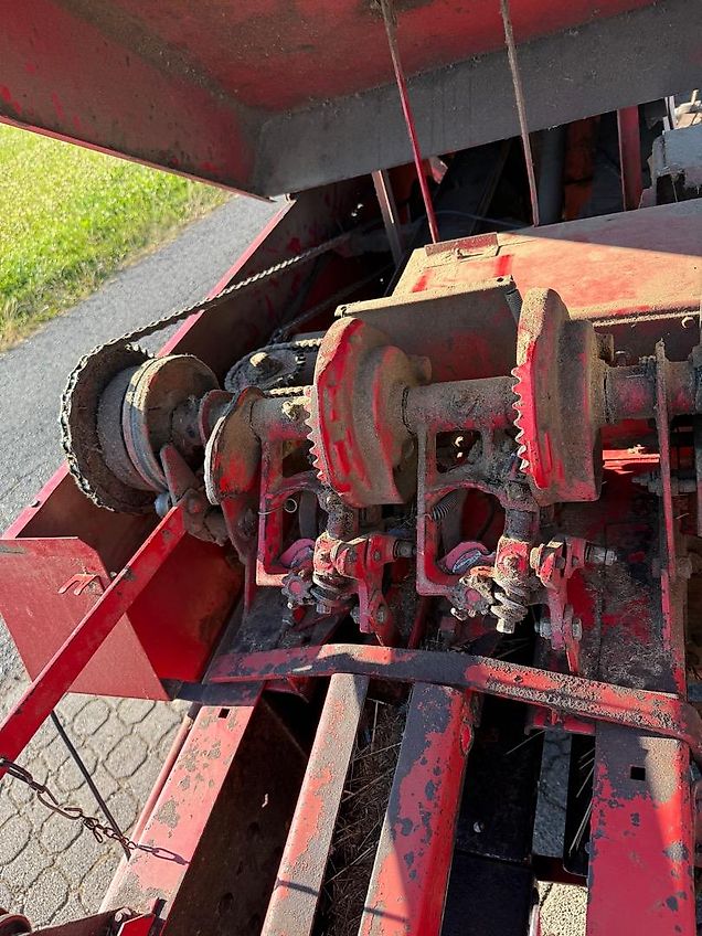 New Holland Super 68