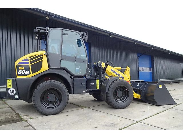 Komatsu WA80M Wielader Shovel