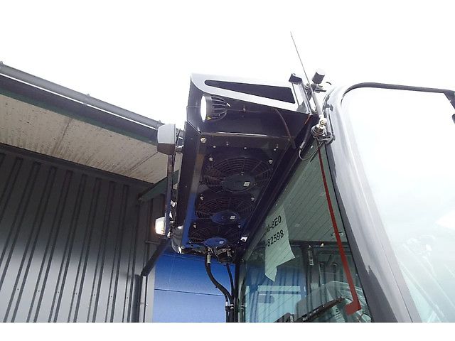 Komatsu WA80M Wielader Shovel