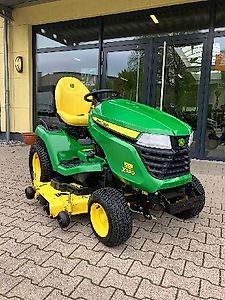 John Deere X590